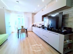 APPARTAMENTO RISTRUTTURATO CON DOPPI SERVIZI !