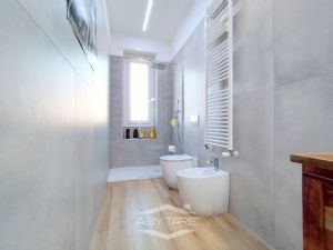 APPARTAMENTO RISTRUTTURATO CON DOPPI SERVIZI !