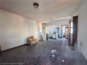 Villa indipendente bifamiliare con 1.700 mq di giardino, posizione unica sotto l’Ospedale