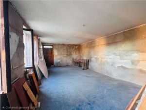 Villa indipendente bifamiliare con 1.700 mq di giardino, posizione unica sotto l’Ospedale