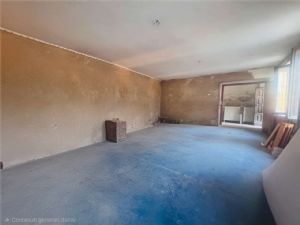 Villa indipendente bifamiliare con 1.700 mq di giardino, posizione unica sotto l’Ospedale