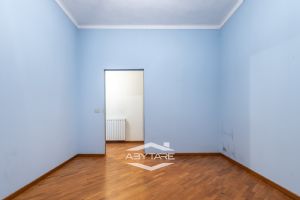 Piazza Carlina - Alloggio di ampia metratura libero subito!