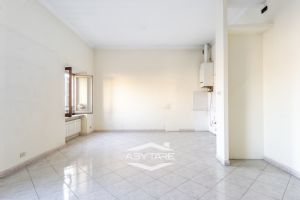 Piazza Carlina - Alloggio di ampia metratura libero subito!