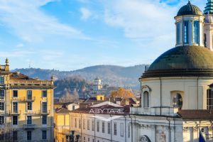 Piazza Carlina - Alloggio di ampia metratura libero subito!