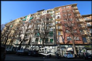 2 Locali affittasi transitorio Via Vigliani 199