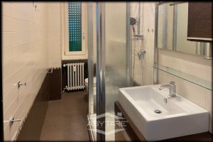 2 Locali affittasi transitorio Via Vigliani 199