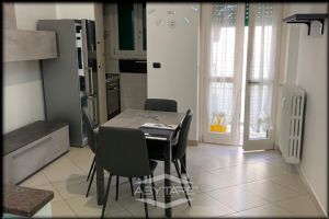 2 Locali affittasi transitorio Via Vigliani 199