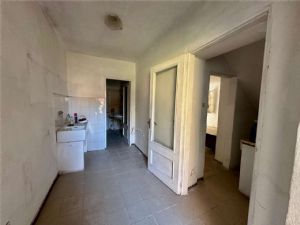 Cascina indipendente con 9.000 mq di terreno tra Valgera e Callianetto