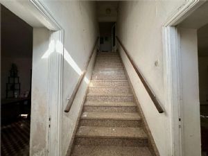 Cascina indipendente con 9.000 mq di terreno tra Valgera e Callianetto