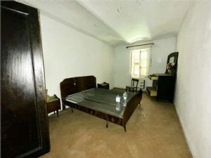 Cascina indipendente con 9.000 mq di terreno tra Valgera e Callianetto