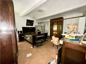 Cascina indipendente con 9.000 mq di terreno tra Valgera e Callianetto