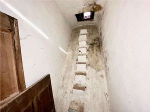 Cascina indipendente con 9.000 mq di terreno tra Valgera e Callianetto