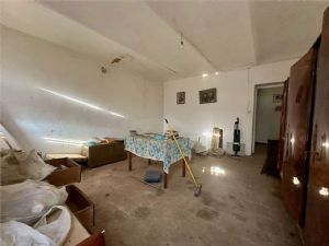 Cascina indipendente con 9.000 mq di terreno tra Valgera e Callianetto