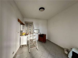 Cascina indipendente con 9.000 mq di terreno tra Valgera e Callianetto