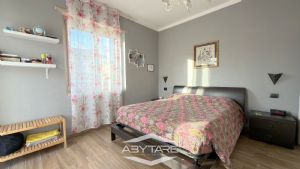 Appartamento in bifamiliare, con cortile privato