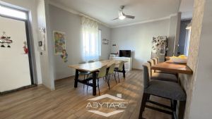 Appartamento in bifamiliare, con cortile privato