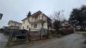 villa bifamiliare in zona ospedale