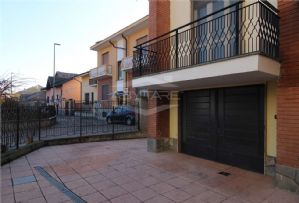 VILLA INDIPENDENTE CON AMPIO GIARDINO NEL CENTRO DI BEINASCO