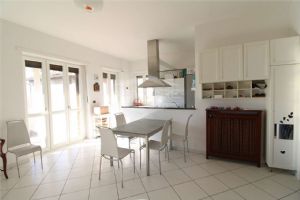 VILLA INDIPENDENTE CON AMPIO GIARDINO NEL CENTRO DI BEINASCO