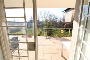 VILLA INDIPENDENTE CON AMPIO GIARDINO NEL CENTRO DI BEINASCO