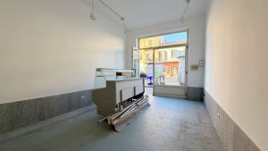 Locale commerciale in affitto, in posizione centrale