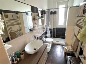 TRILOCALE PANORAMICO RISTRUTTURATO BEINASCO CENTRO