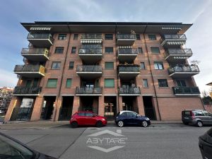 Vendesi bilivello con terrazzo in palazzina recente