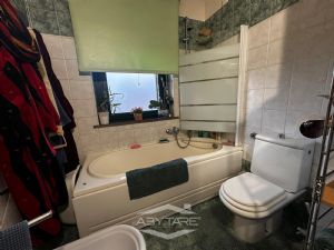 Vendesi bilivello con terrazzo in palazzina recente