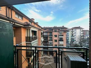 Vendesi bilivello con terrazzo in palazzina recente