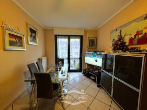 Vendesi bilivello con terrazzo in palazzina recente