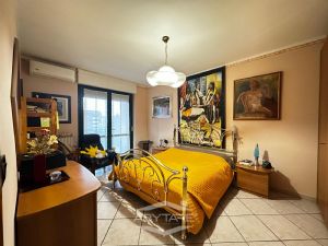 Vendesi bilivello con terrazzo in palazzina recente