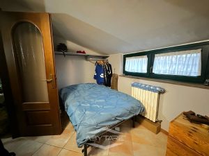 Vendesi bilivello con terrazzo in palazzina recente