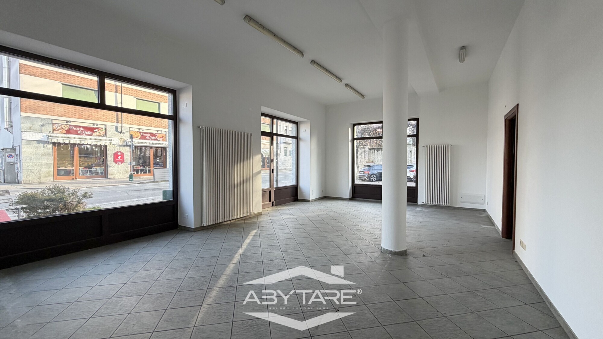 Locale commerciale in affitto