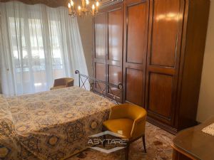 AMPIO TRILOCALE IN COMPLESSO SIGNORILE