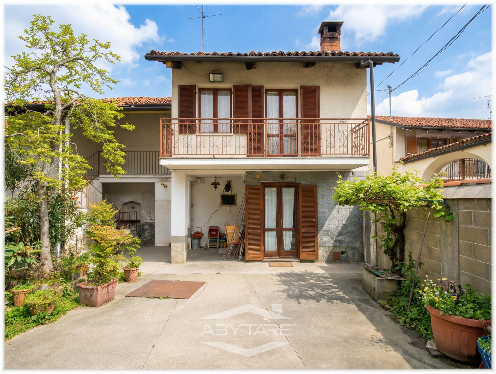 VINOVO CENTRO: CASA INDIPENDENTE CON CORTE PRIVATA