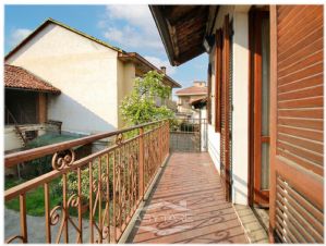 VINOVO CENTRO: CASA INDIPENDENTE CON CORTE PRIVATA