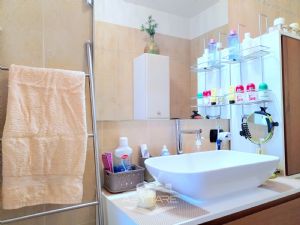 COSTRUZIONE 2007 - TRILOCALE CON DOPPIA ESPOSIZIONE