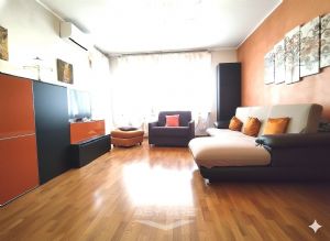 COSTRUZIONE 2007 - TRILOCALE CON DOPPIA ESPOSIZIONE