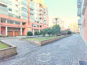 COSTRUZIONE 2007 - TRILOCALE CON DOPPIA ESPOSIZIONE