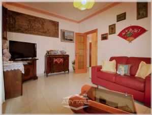 QUADRILOCALE VENDESI CON BOX VIA ROVEDA 13 TORINO