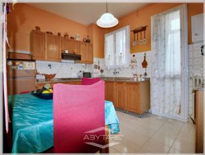 QUADRILOCALE VENDESI CON BOX VIA ROVEDA 13 TORINO