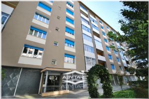 QUADRILOCALE VENDESI CON BOX VIA ROVEDA 13 TORINO