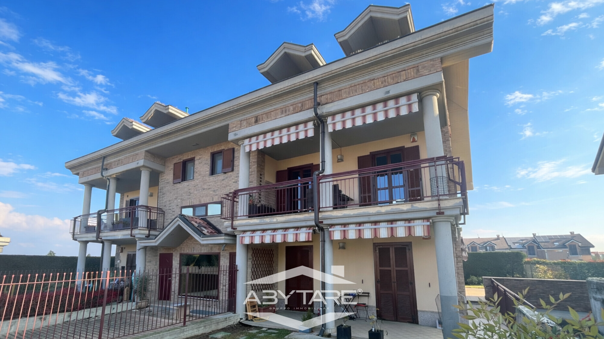 La tua casa Abytare..
Alcune immagini di questo an...