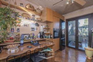 VILLA A SCHIERA CON GIARDINO E AMPIO BOX AUTO