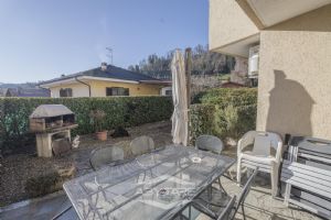 VILLA A SCHIERA CON GIARDINO E AMPIO BOX AUTO