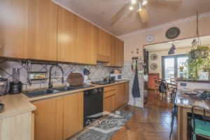 VILLA A SCHIERA CON GIARDINO E AMPIO BOX AUTO