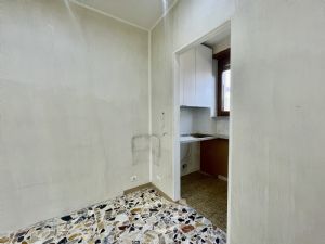 2 locali vendita Moncalieri Strada Genova 82