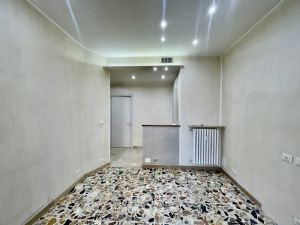 2 locali vendita Moncalieri Strada Genova 82