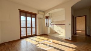 Appartamento trilocale con box auto