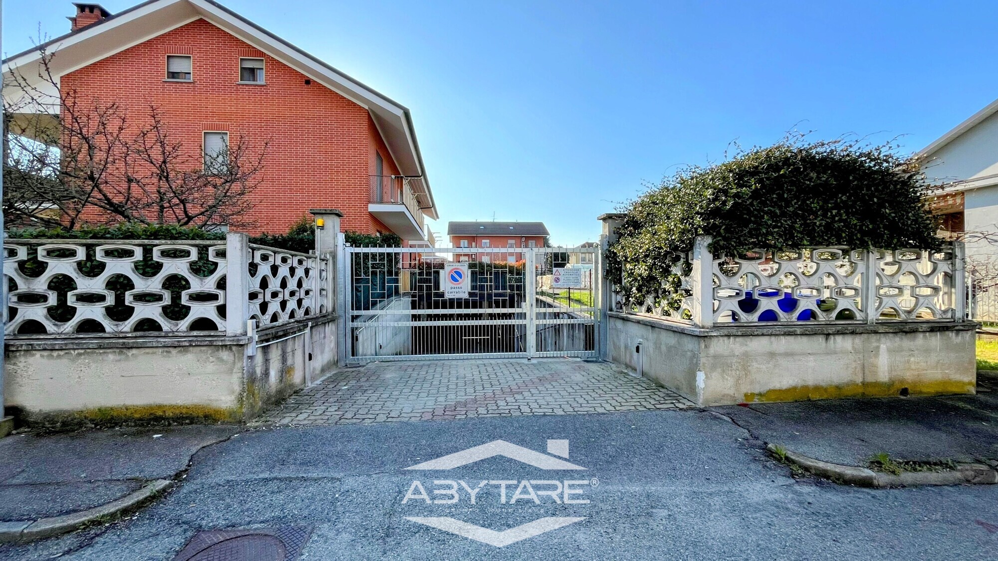 In contesto residenziale tranquillo e ben abitato,...